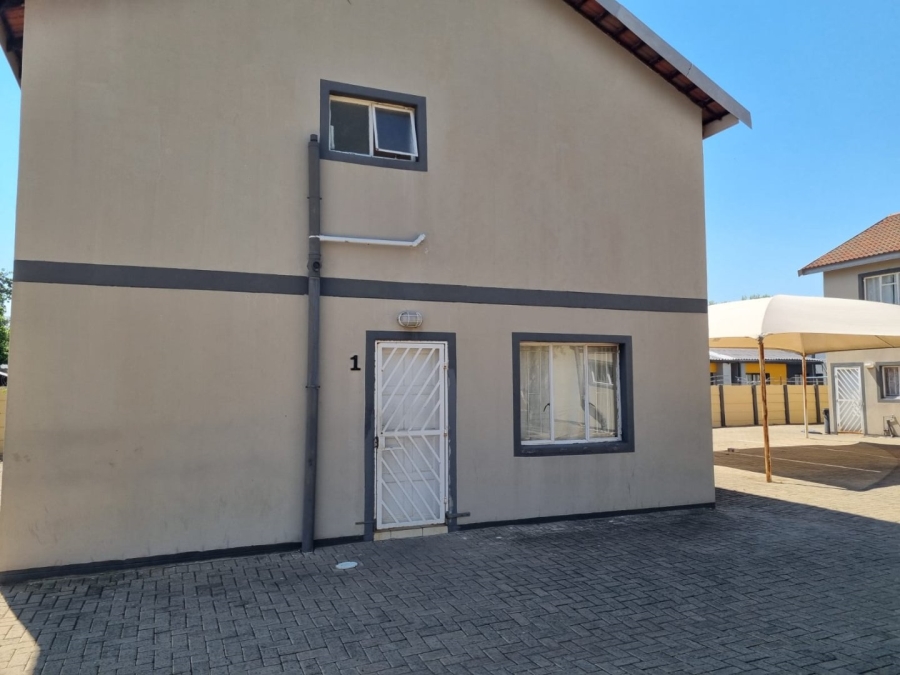 5 Bedroom Property for Sale in Brandwag Free State